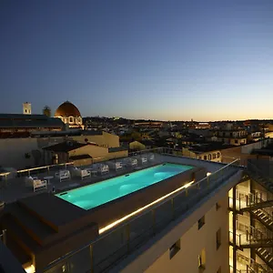 Glance In Hotel